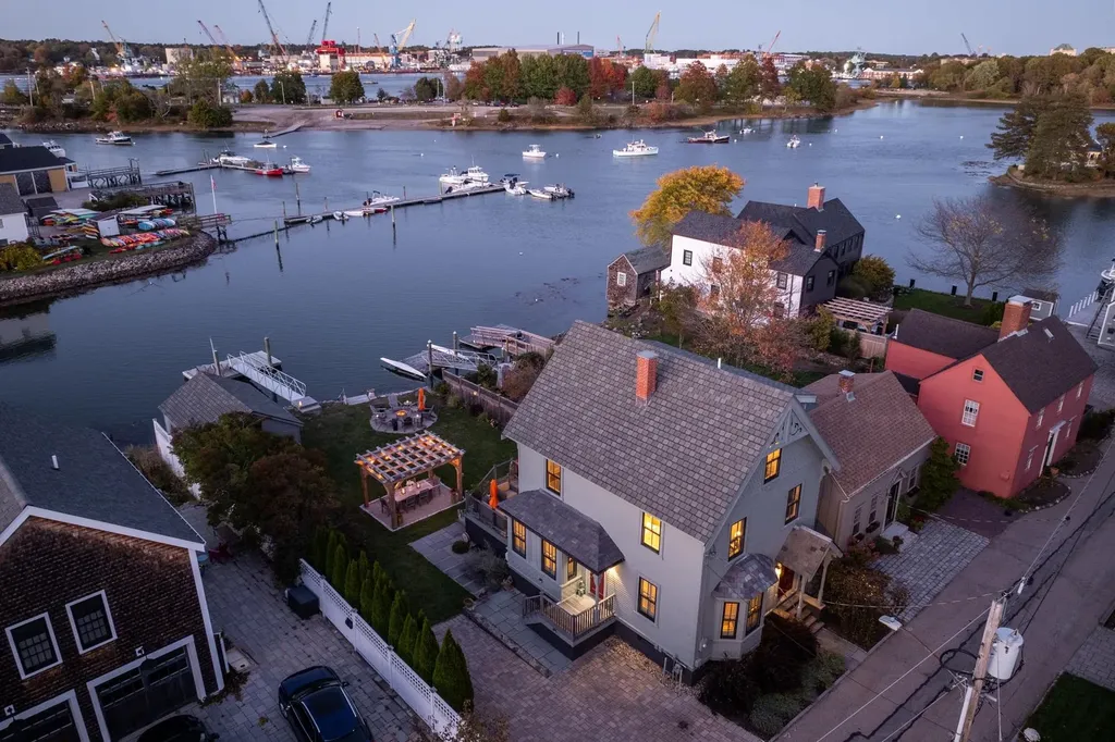 35 Salter Street Portsmouth NH 03801