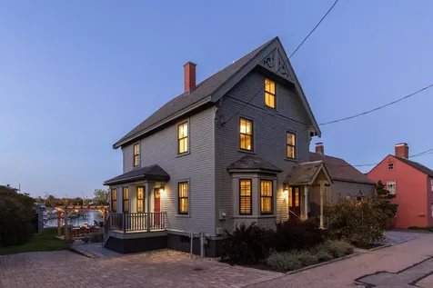 35 Salter Street Portsmouth NH 03801