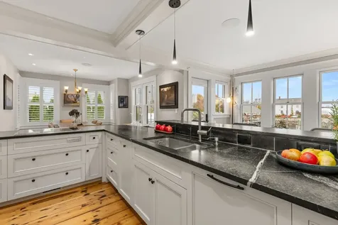 35 Salter Street Portsmouth NH 03801