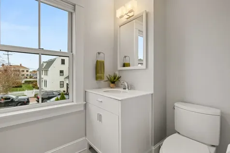 35 Salter Street Portsmouth NH 03801