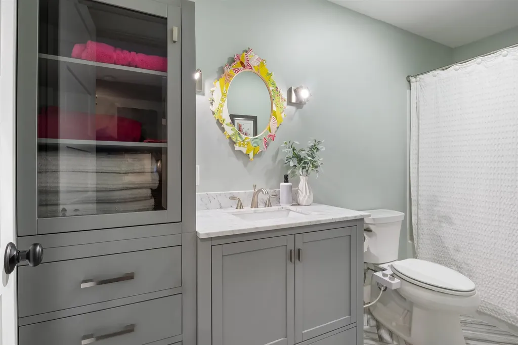 11 Hovey Road Londonderry NH 03053