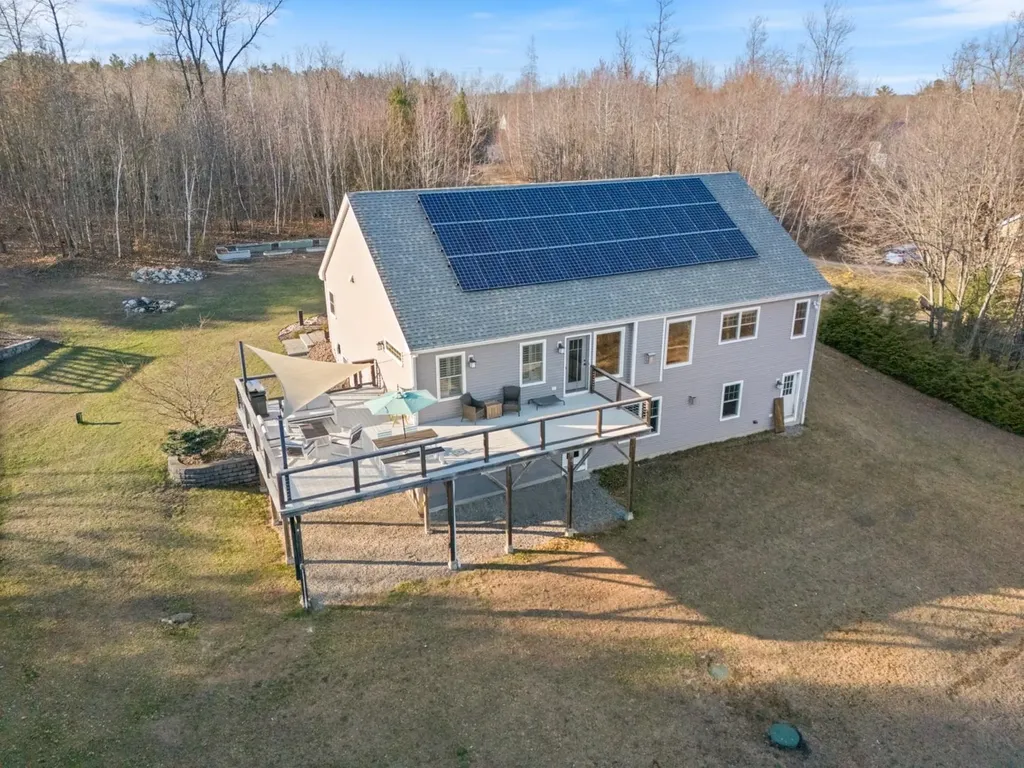 11 Hovey Road Londonderry NH 03053
