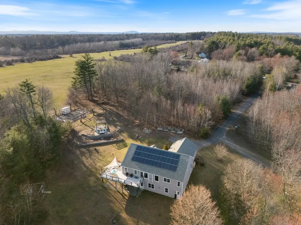 11 Hovey Road Londonderry NH 03053