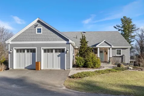 11 Hovey Road Londonderry NH 03053