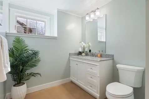 11 Hovey Road Londonderry NH 03053