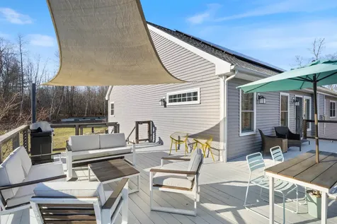 11 Hovey Road Londonderry NH 03053