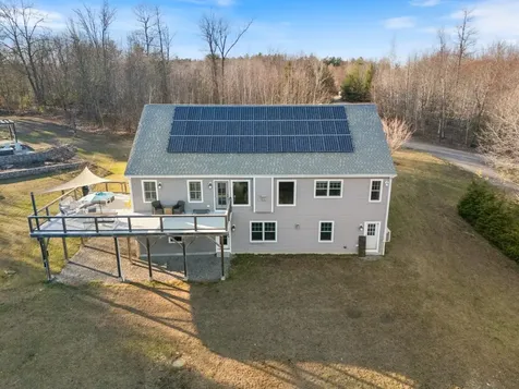 11 Hovey Road Londonderry NH 03053