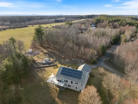 11 Hovey Road Londonderry NH 03053