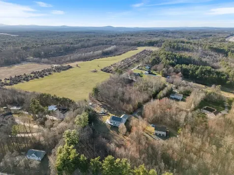 11 Hovey Road Londonderry NH 03053