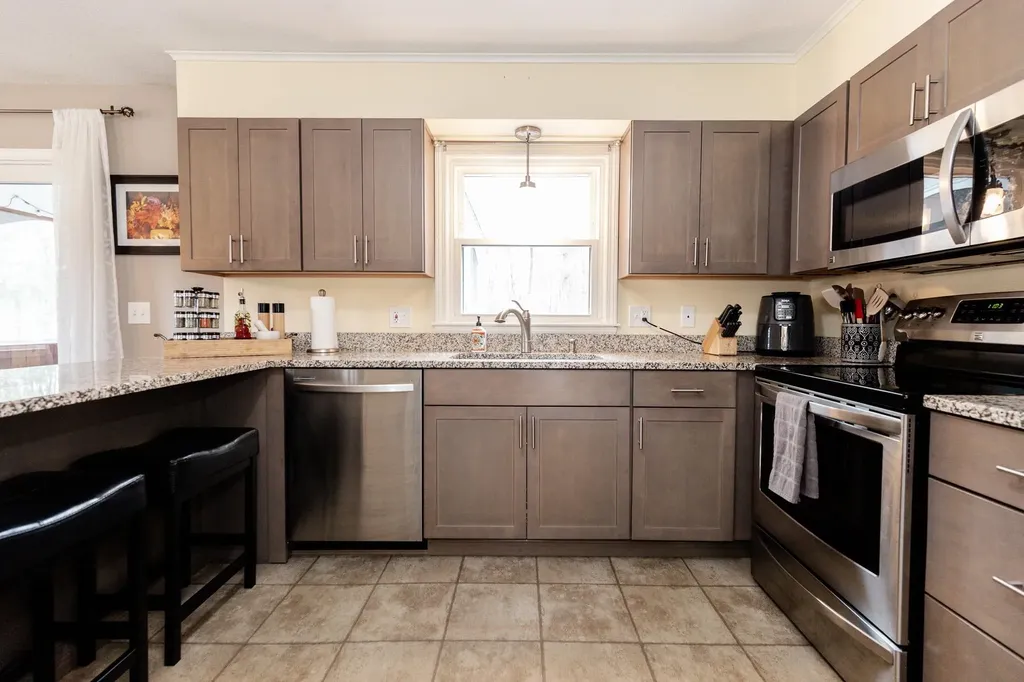 27 Trowbridge Road Keene NH 03431