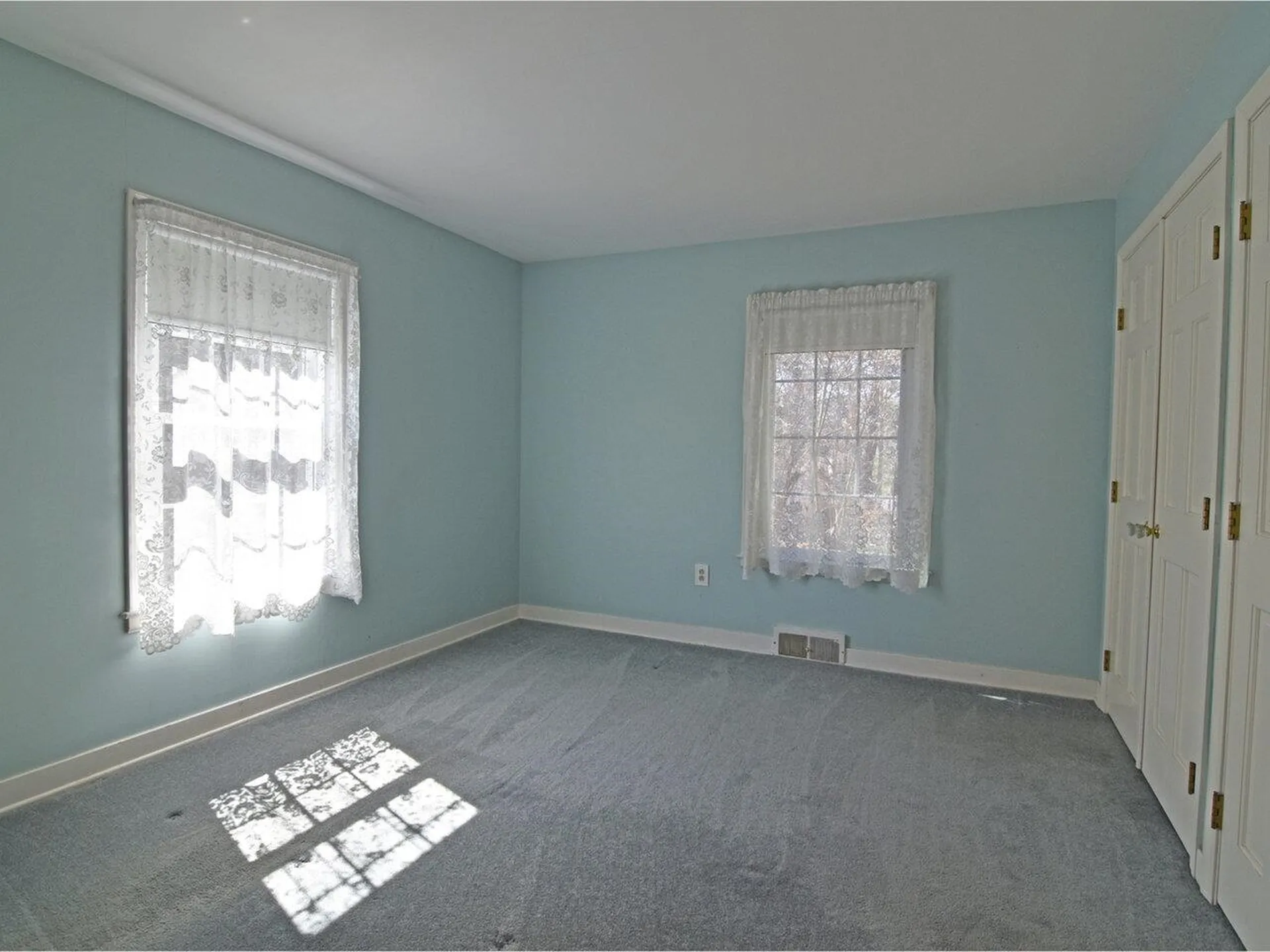 1033 Pine Street Burlington VT 05401