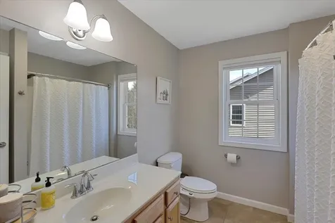 222b Ledgewood Lane Georgia VT 05468