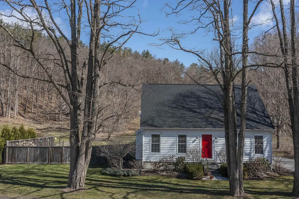 530 Route 313 Arlington VT 05250