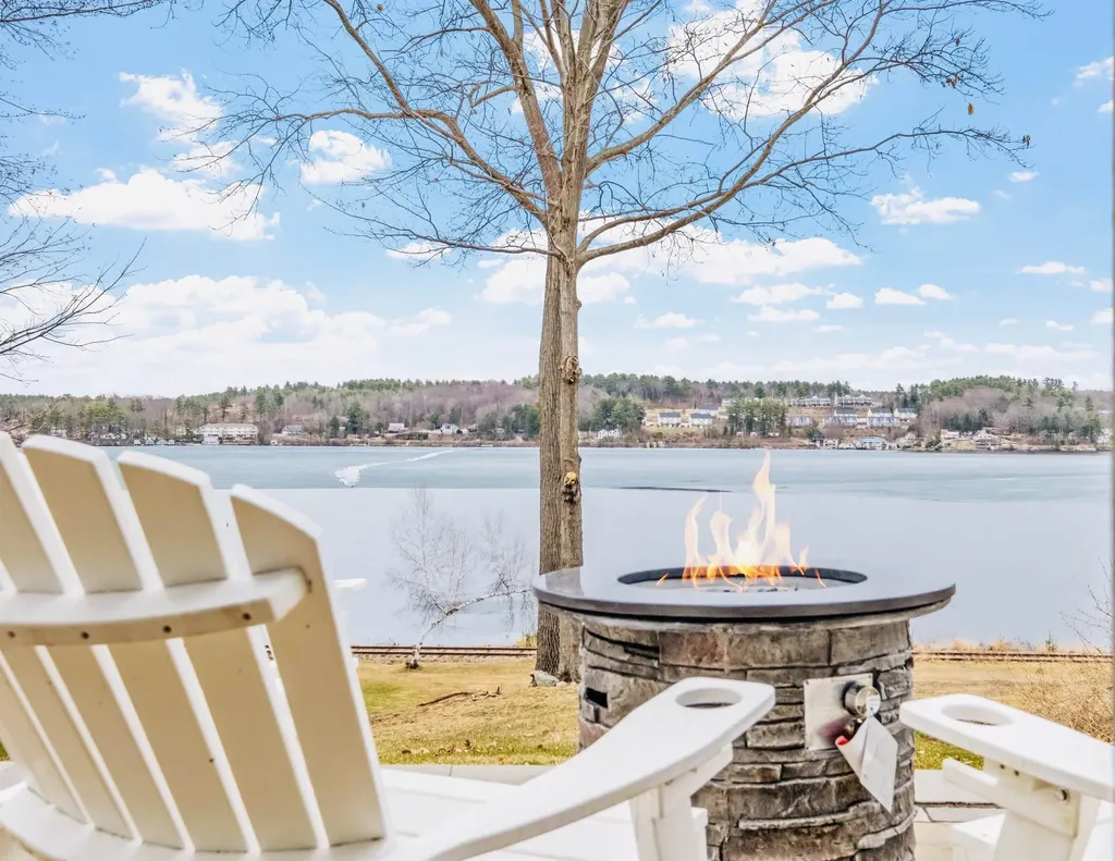 14 Heron Trace Laconia NH 03246