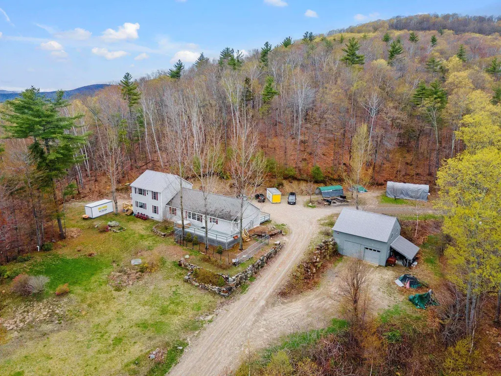 28 Lindsley Circle Campton NH 03223