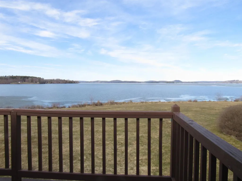 361 Holbrook Bay Commons Newport Town VT 05857