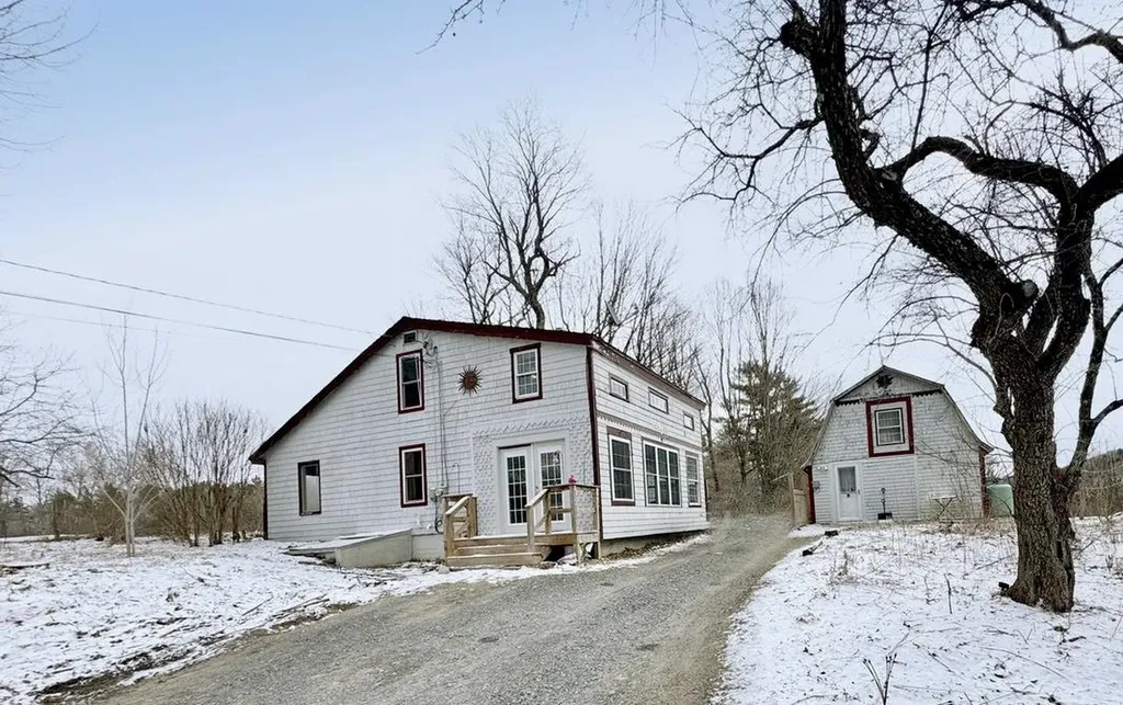 405 Cross Road Bradford VT 05033