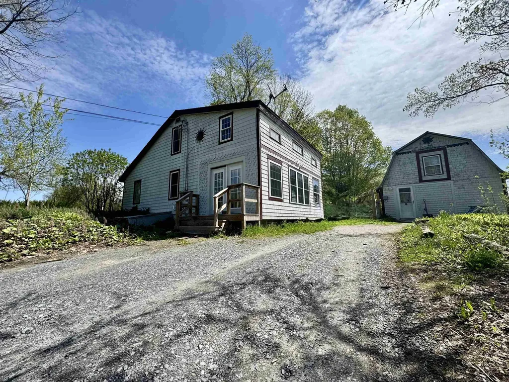 405 Cross Road Bradford VT 05033