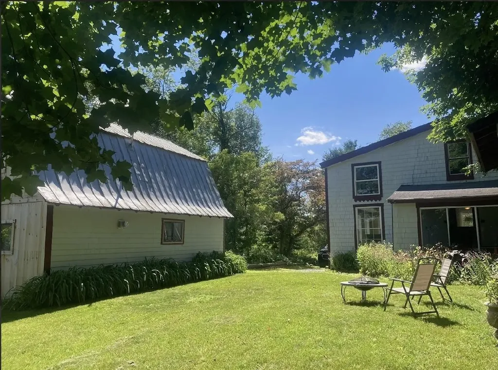 405 Cross Road Bradford VT 05033