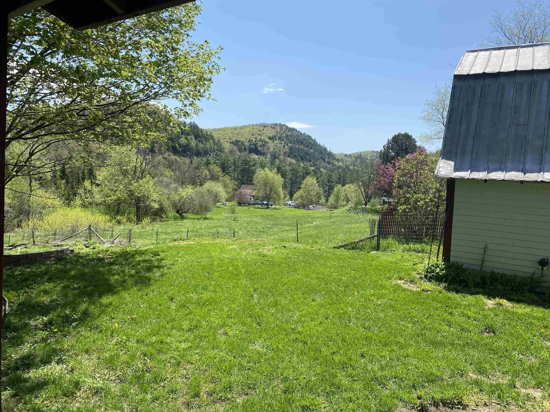 405 Cross Road Bradford VT 05033