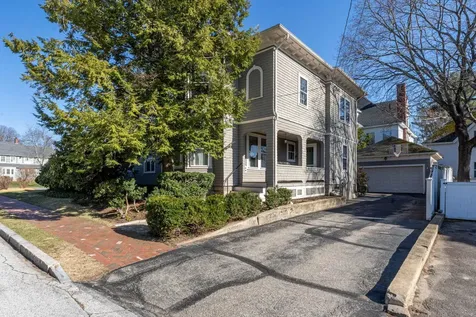 2124 Elm Street Manchester NH 03104