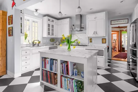 28 Wentworth Street Kittery ME 03904