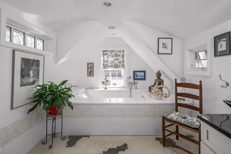 28 Wentworth Street Kittery ME 03904