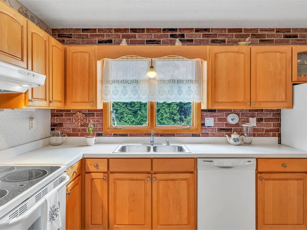 10 Woodland Place South Burlington VT 05403