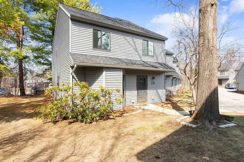 22 Chelsea Circle South Burlington VT 05403-7260