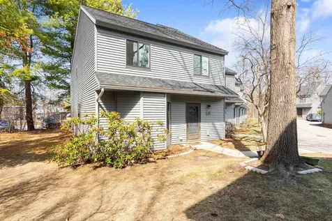 22 Chelsea Circle South Burlington VT 05403-7260