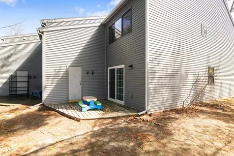 22 Chelsea Circle South Burlington VT 05403-7260