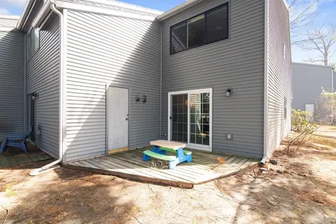 22 Chelsea Circle South Burlington VT 05403-7260