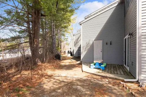 22 Chelsea Circle South Burlington VT 05403-7260