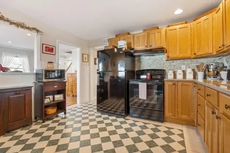 7 Beaudoin Street Bedford NH 03110