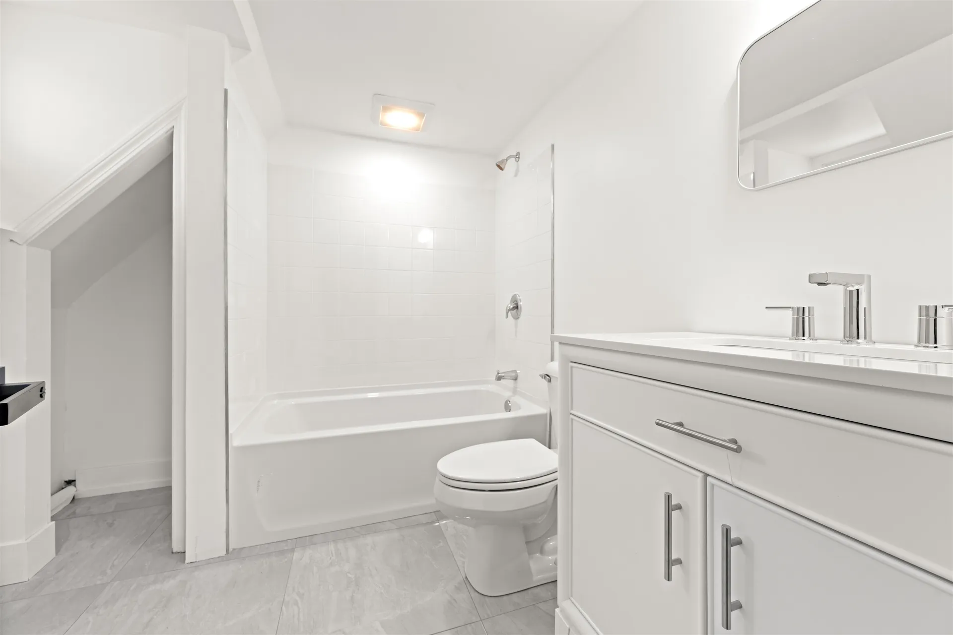 3 Roux Avenue Salem NH 03079