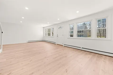 3 Roux Avenue Salem NH 03079