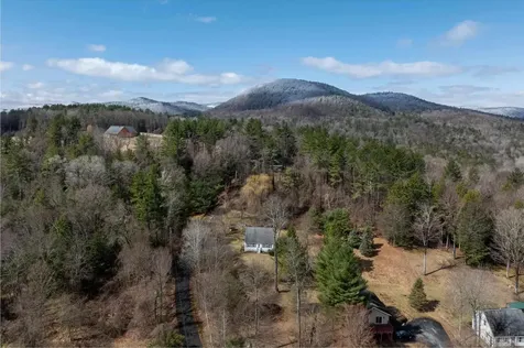 146 Sherwood Circle Brattleboro VT 05301