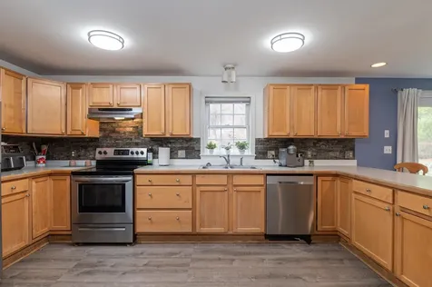 146 Sherwood Circle Brattleboro VT 05301