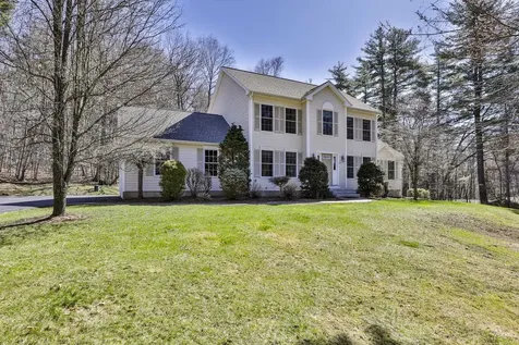 17 Greenleaf Street Merrimack NH 03054