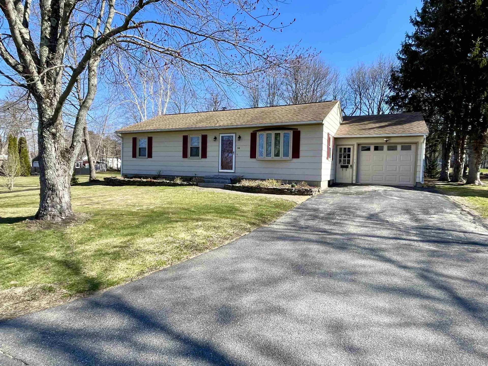 34 Adams Avenue Rochester NH 03867