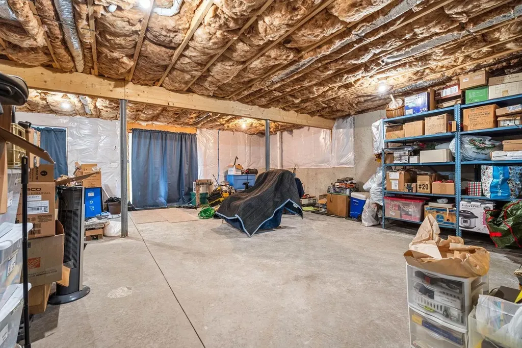 8 Strawberry Lane Hooksett NH 03106