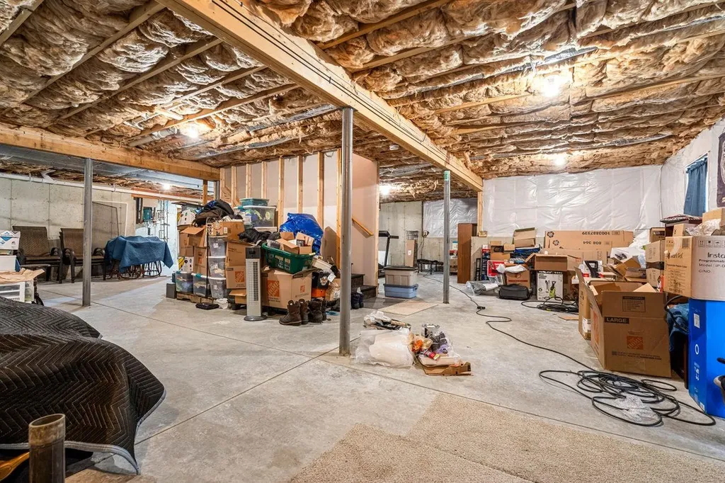 8 Strawberry Lane Hooksett NH 03106