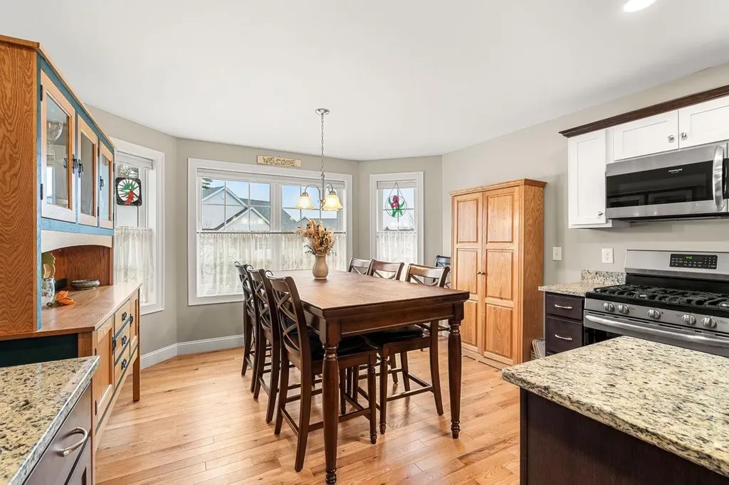 8 Strawberry Lane Hooksett NH 03106