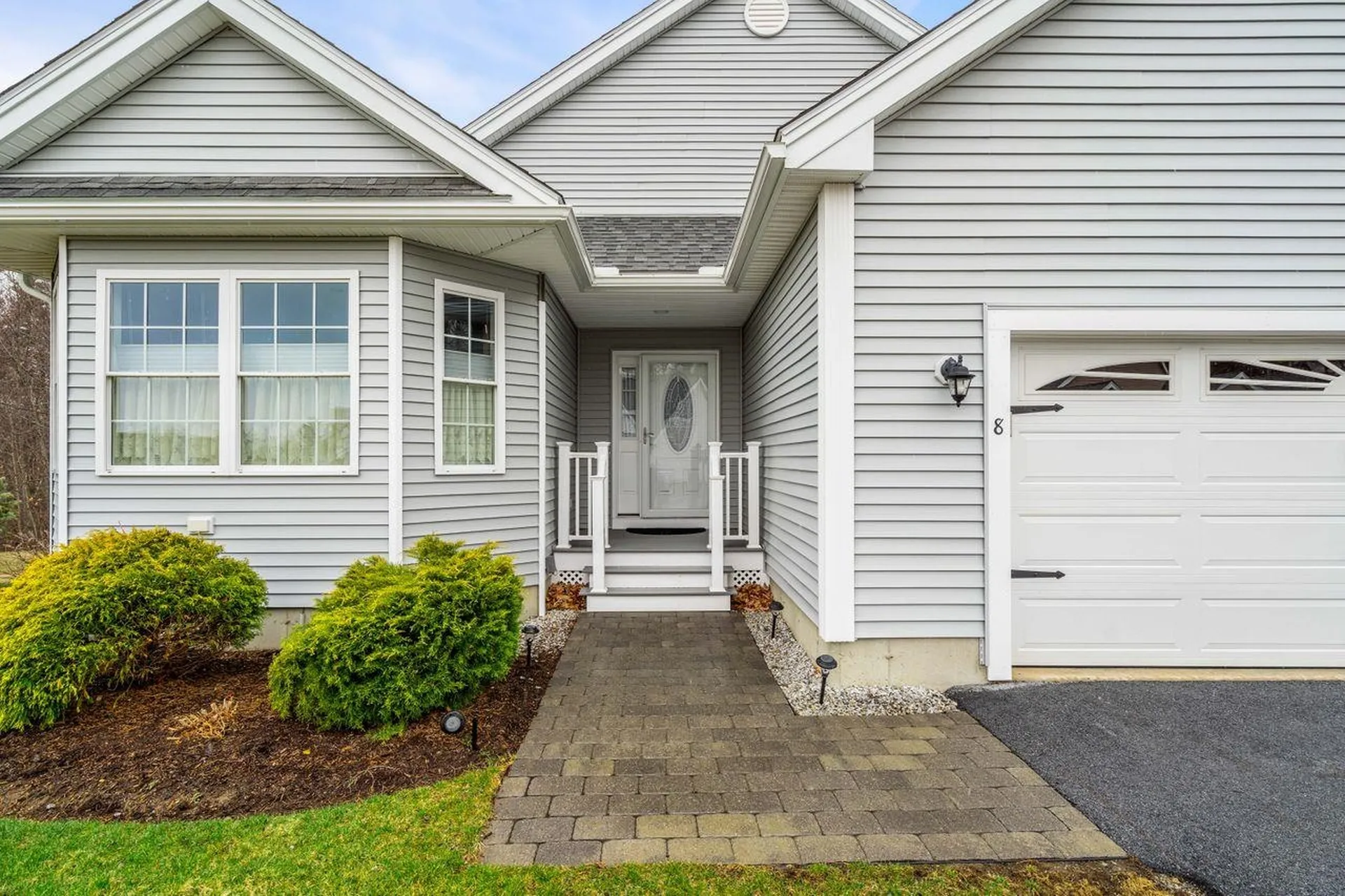 8 Strawberry Lane Hooksett NH 03106