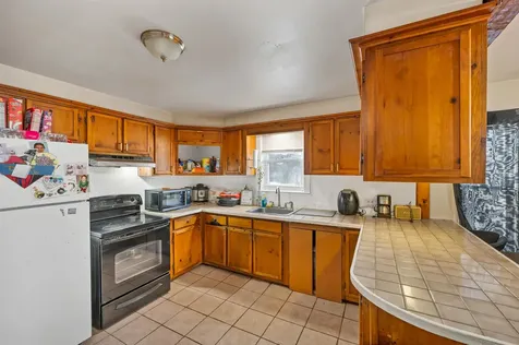 296 Bartlett Street Manchester NH 03102