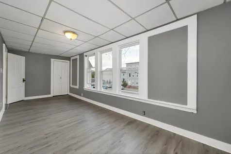 296 Bartlett Street Manchester NH 03102