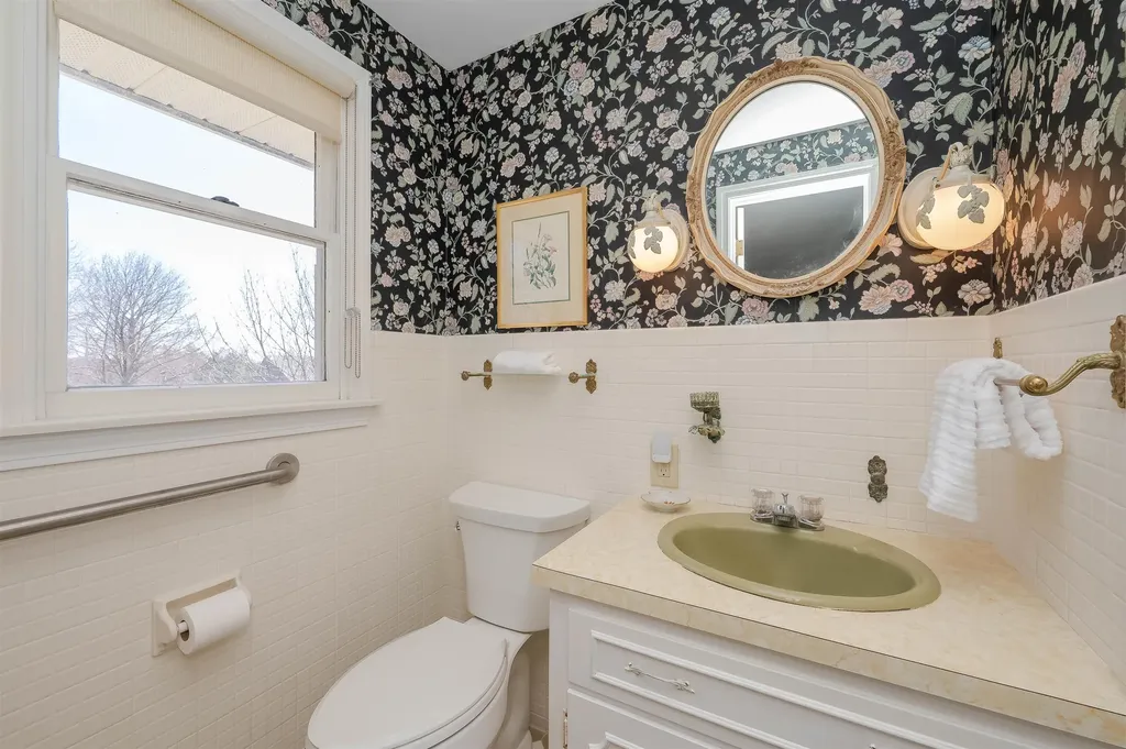 24 Hillcrest Drive Dover NH 03820