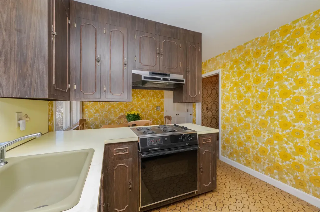 24 Hillcrest Drive Dover NH 03820