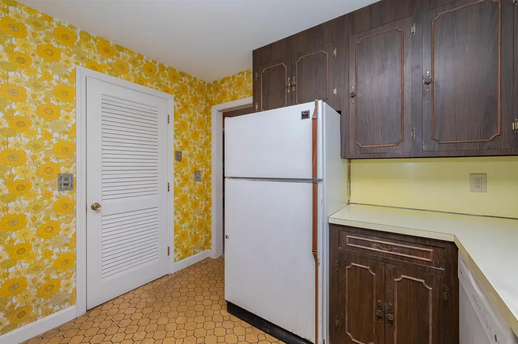 24 Hillcrest Drive Dover NH 03820