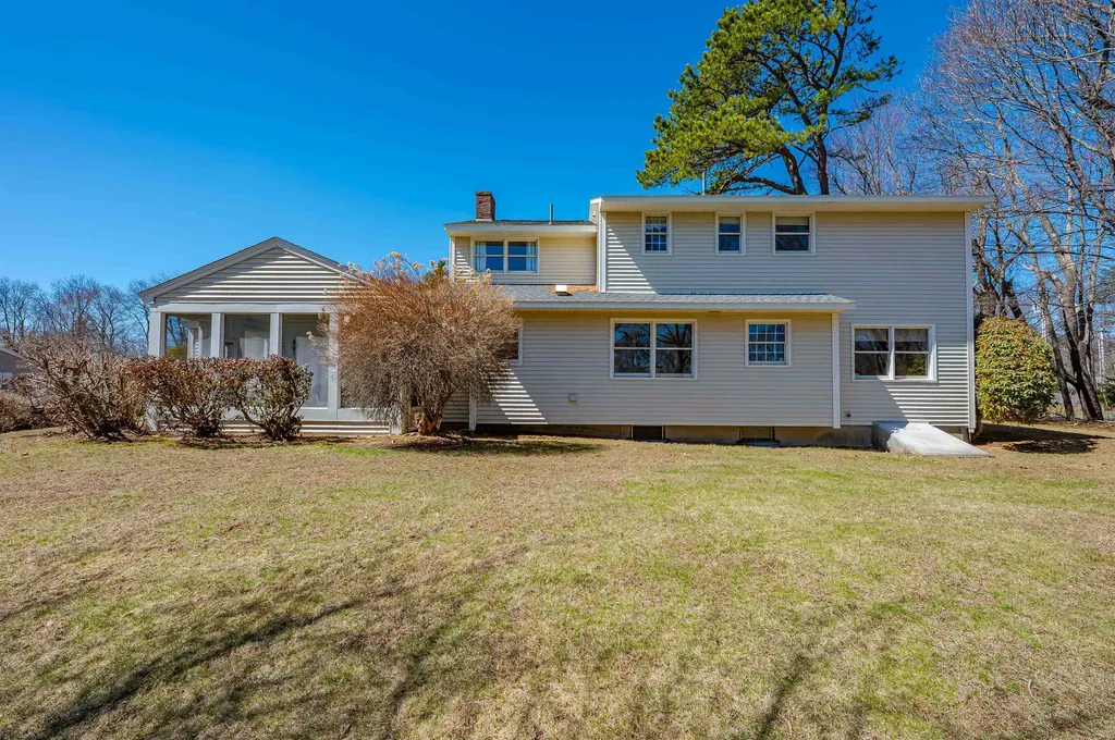 24 Hillcrest Drive Dover NH 03820